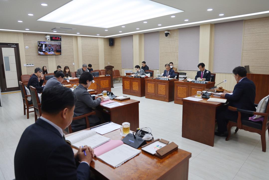 '제335회 단양군의회(임시회) 조례안심사특별위원회 제1차 회의' 게시글의 사진(4) '0M4A5769.JPG'