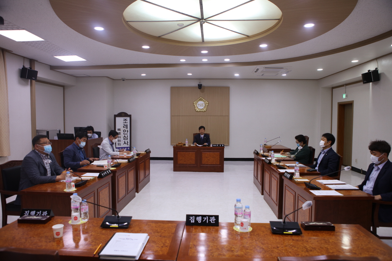 '제287회 단양군의회(정례회) 조례안심사 특위' 게시글의 사진(1) '제287회 단양군의회(정례회) 조례안심사 특위.JPG'