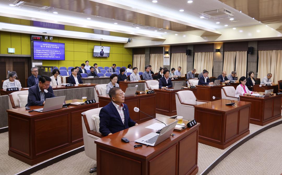 '제339회 단양군의회(임시회) 개회식 및 제1차 본회의' 게시글의 사진(4) '0M4A5927.JPG'