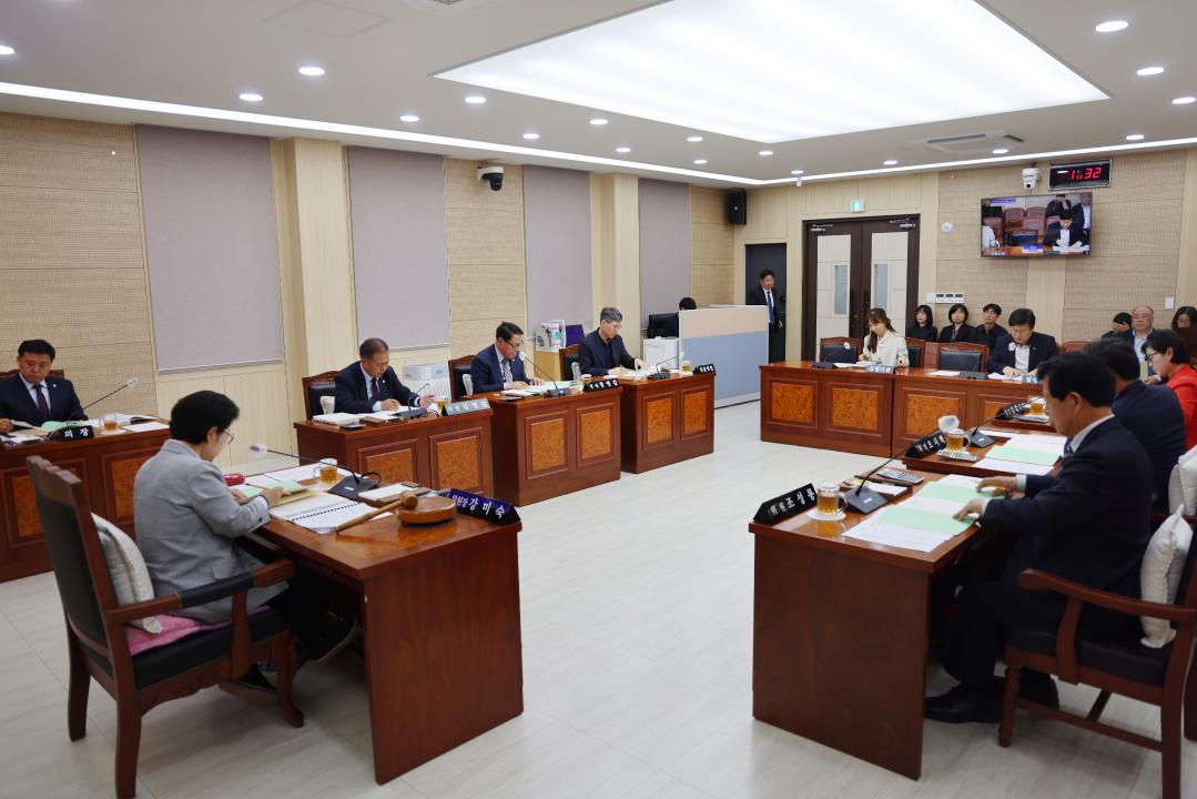 '제336회 임시회 조례안심사특별위원회 제1차 회의' 게시글의 사진(5) '0M4A4929.JPG'