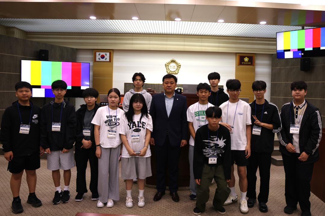 '2024 소백산중학교 모의의정' 게시글의 사진(5) '7.9. 소백산중학교 모의의정 (4).JPG'