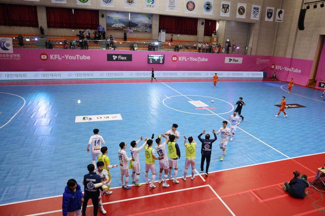 'flex 2024-2025 FK리그 개막전 격려 및 참관' 게시글의 사진(14) '0M4A6637.JPG'
