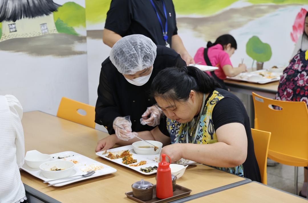 '단양장애인복지관 배식 봉사' 게시글의 사진(15) '0M4A5822.JPG'