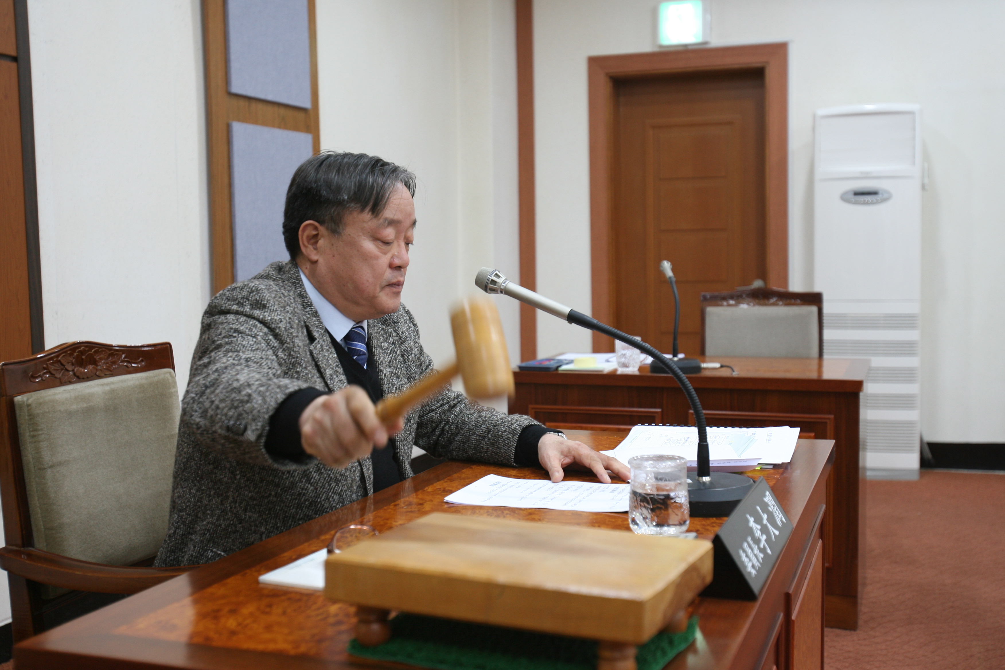 '제208회 임시회 \\\"조례안심사 특별위원회\\\" 활동' 게시글의 사진(1) '2.13.제208회 임시회 조례특위 (2).JPG' '제208회 임시회 \\\"조례안심사 특별위원회\\\" 활동' 게시글의 사진(1) '2.13.제208회 임시회 조례특위 (2).JPG'