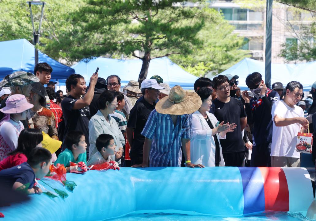 '2025 매화골 맨손 물고기잡기 행사' 게시글의 사진(10) '0M4A2656.JPG'