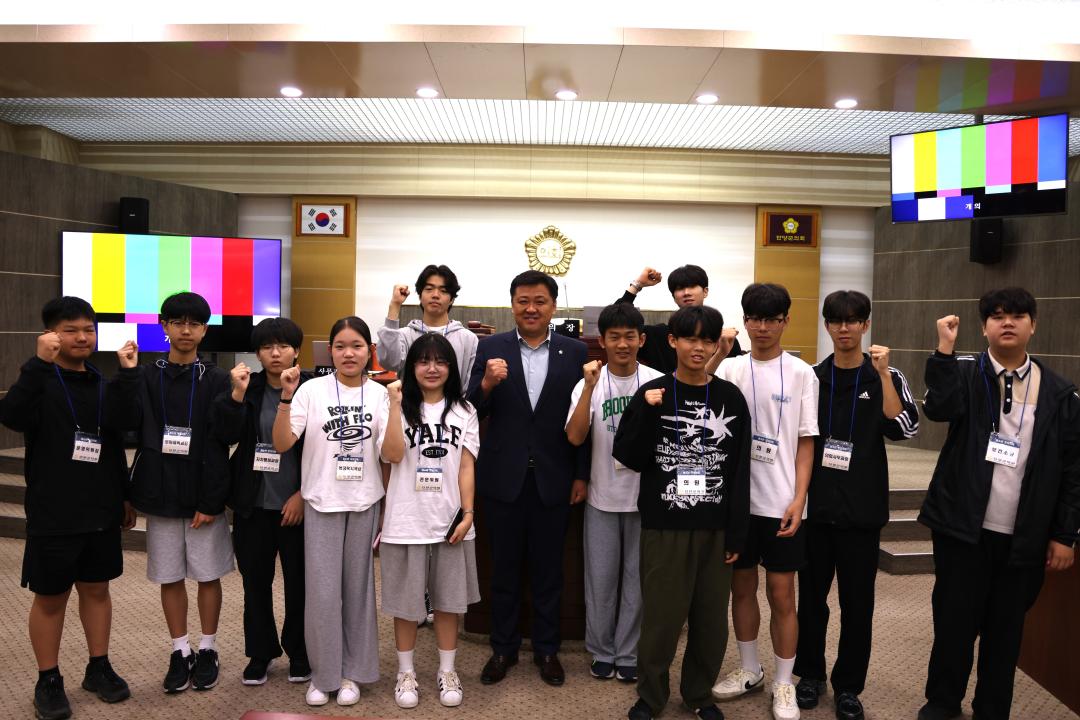 '2024 소백산중학교 모의의정' 게시글의 사진(6) '7.9. 소백산중학교 모의의정 (5).JPG'