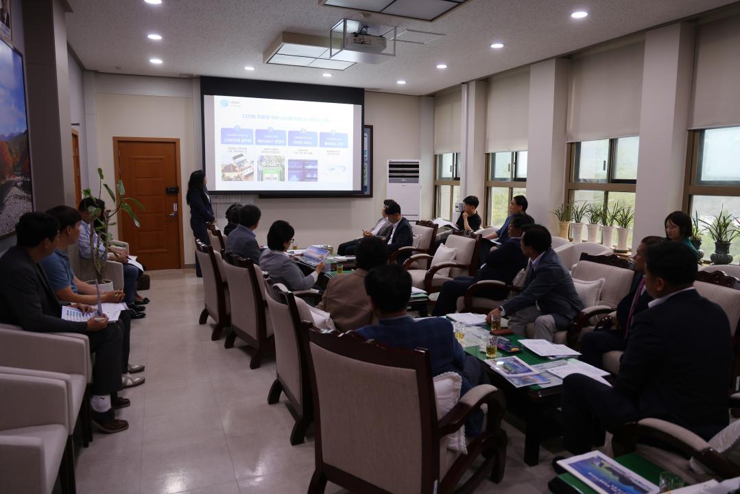 '의원간담회(의원연구단체 용역 착수 보고 외 2건)' 게시글의 사진(5) '0M4A1261.JPG'