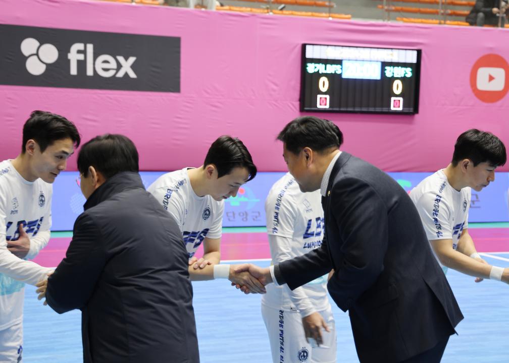 'flex 2024-2025 FK리그 개막전 격려 및 참관' 게시글의 사진(5) '0M4A6518.JPG'