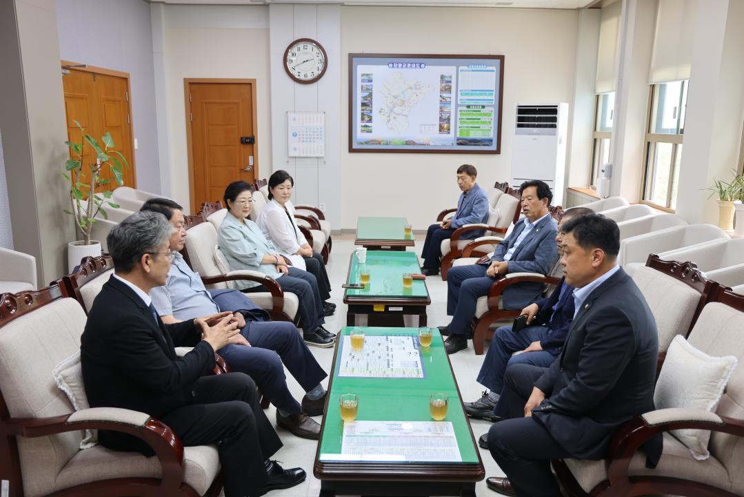 '신임 단양문화원장 의회 방문 차담' 게시글의 사진(1) '0M4A1447.JPG'